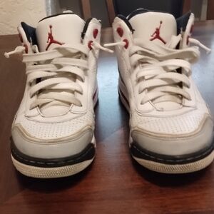 Men's Size 10 White and Red Sneakers